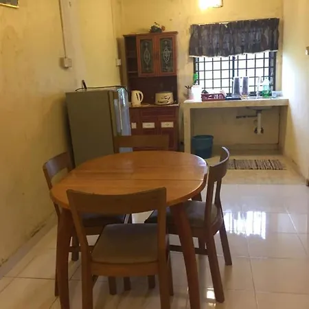 Trisya Homestay Kuala Terengganu Exterior photo
