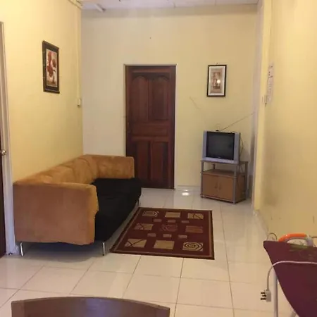 Trisya Homestay Kuala Terengganu Exterior photo